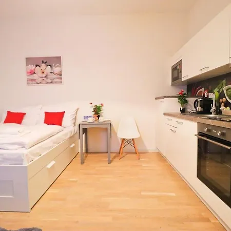 Spacious Apartment In The Center Of Prague Exterior photo