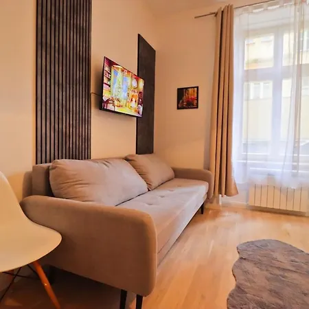Spacious Apartment In The Center Of Prague Exterior photo